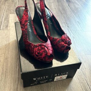 White House Black Market Women’s shoes, size 8, Bonita open toe. Red Rose style.